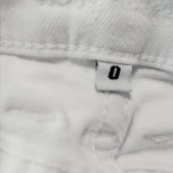 Kut from the Cloth White Cuffed White Catherine Boyfriend Jeans - Picture 7 of 9